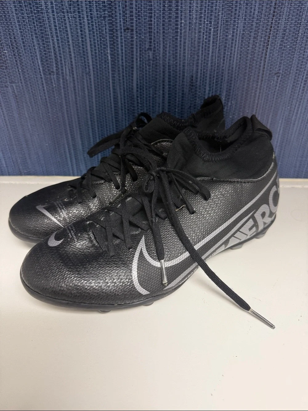 EUC Youth Nike Mercurial Soccer Cleats, Size 3Y, black/silver